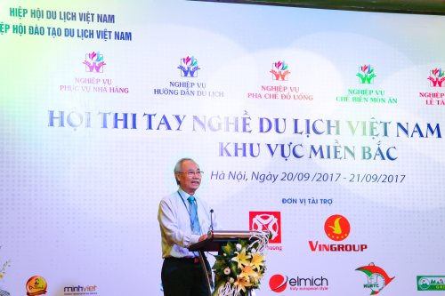 Phó Chủ tịch thường trực Hiệp hội Du lịch Việt Nam Vũ Thế Bình phát biểu tại lễ khai mạc hội thi